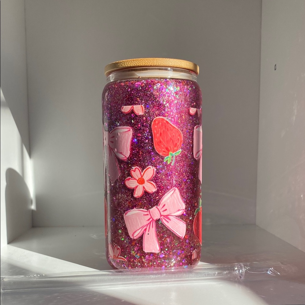 Snow globe Strawberry Glitter with straw